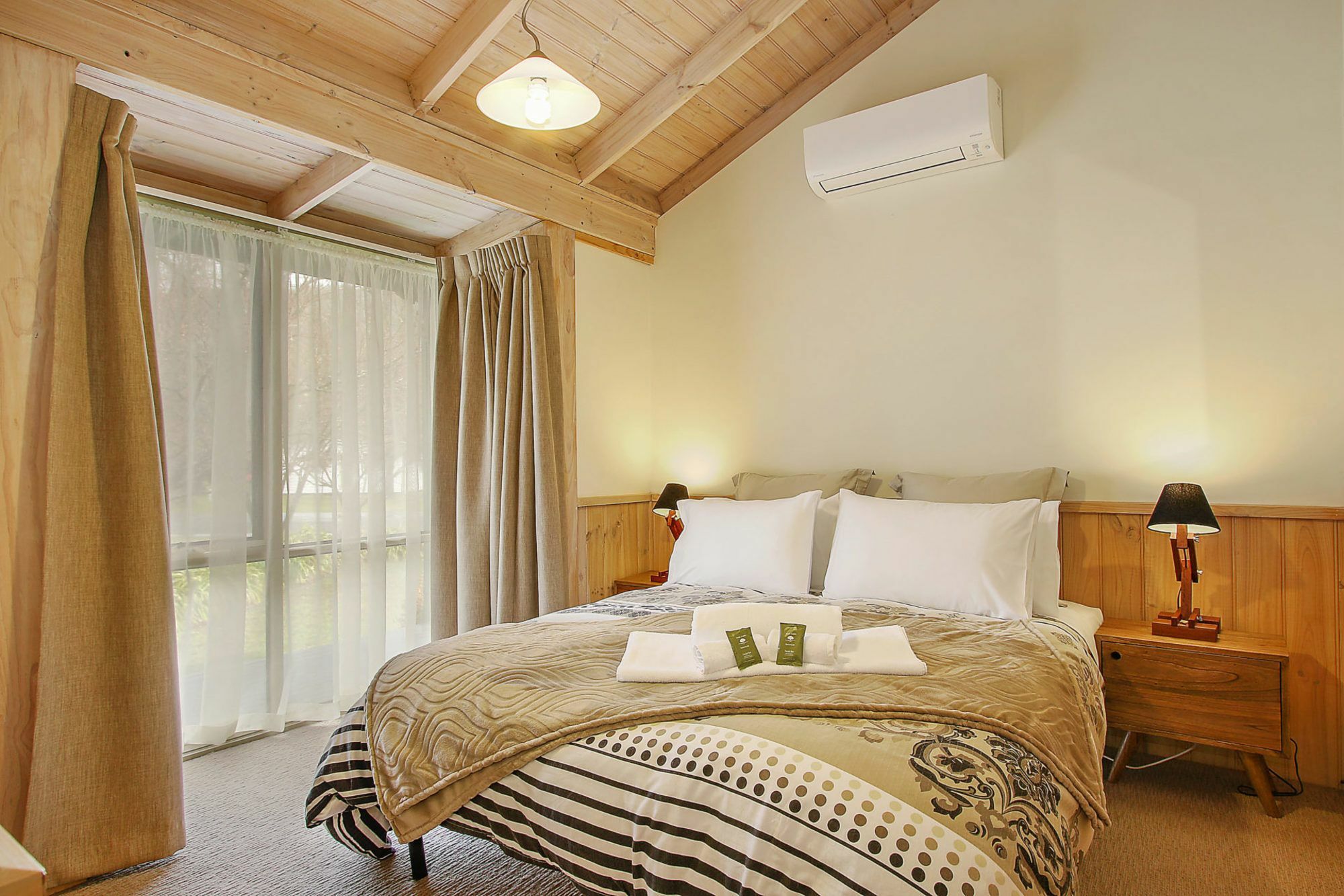 Apartamento R & R In Bright - Short Walk To Town Exterior foto